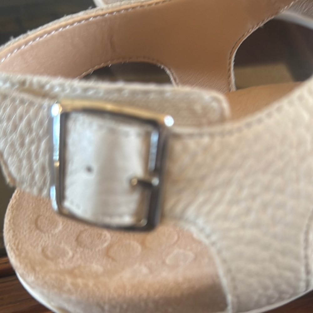 Vionic Cream Sandals With Adjustable Slingback An… - image 3